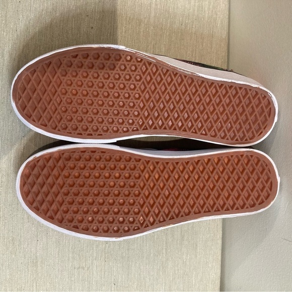 GROOVE BAGS Sz 5 Slip On Chunky Sole Pug Dog Design Slip On Flats Loafers - Picture 11 of 12